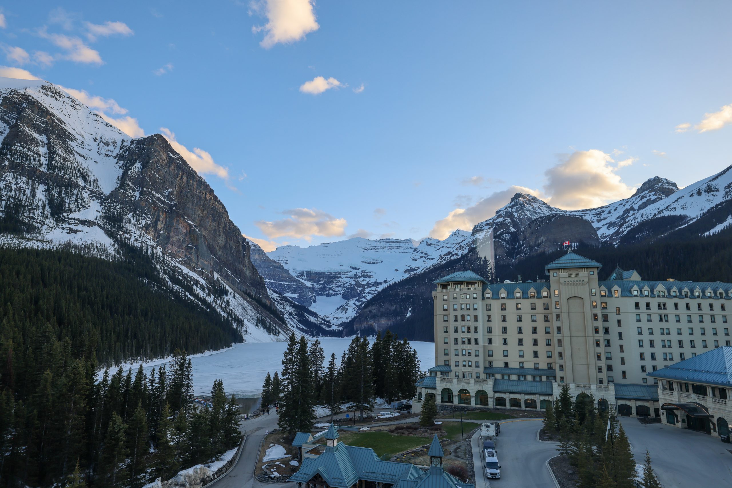 Hotel Review Fairmont Chateau Lake Louise Captured Travel
